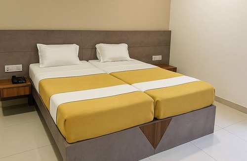 Bhuj Hotel | Stay Guru Hari Om Residency