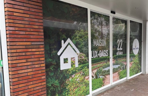 Raamsdonksveer Apartment | Stay in a modern, air-conditioned room with private bathroom and Chromecast TV. Enjoy hotel-style comfort with the bonus of a fully equipped shared kitchen. Perfect for business trips or short getaways in Oss.