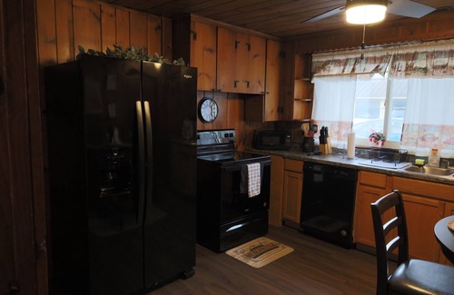 Gatlinburg House | Stay in a Vintage Gatlinburg Motel! Now Pet Friendly!