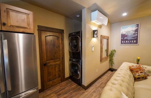 Agpar Apartment | Stay in Glacier National Park @ Apgar Lookout Retreat, Suite 5-Private Deck!