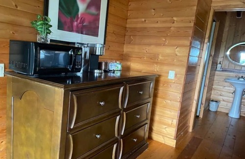 Hana Apartment | Stay in Hana Upstairs