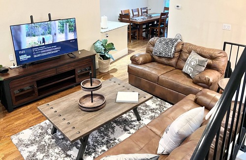 Park Cities House | Stay in HIGHLAND PARK, Heart of DALLAS & SMU Restaurants & Shopping