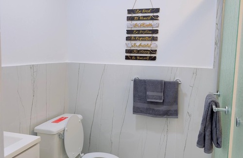 Miami Beach Apartment | Stay in Mid Miami beach just 1 block from the beach! Parking space included!