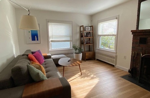 Nyack House | Stay in Nyack, walking distance from village center