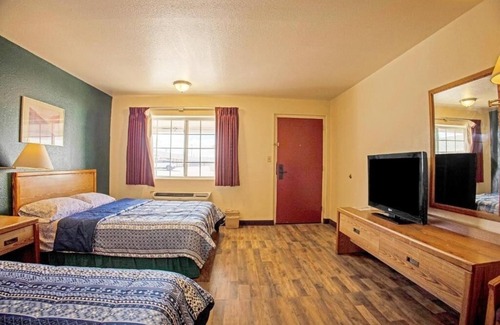 Lordsburg Hotel | Stay In Pet Friendly Room Near Shakespeare Ghost Town History