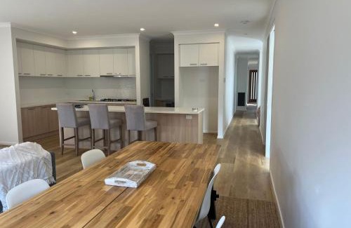Rockbank House | Stay in Rockbank, West Melbourne