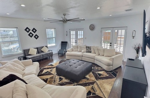 MacGregor House | Stay in Style: Discover a Spacious Retreat Close to Everything!