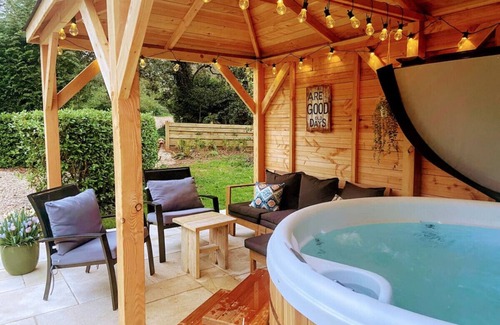 Kingston St Mary Cottage | Stay in the AONB with Own Hot Tub, Dogs Welcome