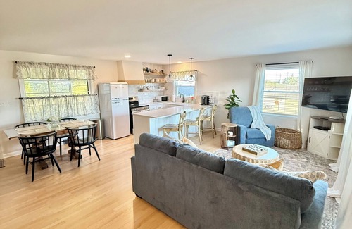 Sugarcreek House | Stay in the Heart of Amish Country – 3-Bedroom House-The Cottage on Cherry Hill