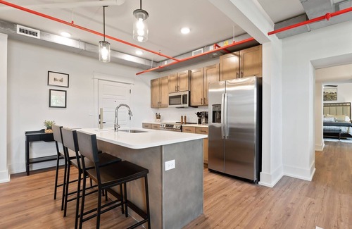 McMinnville Condo | Stay in the spacious 2BR Squad Room in McMinnville, TN!