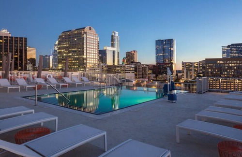 Civic District Apartment | Stay in this 2BD resort condo to visit Austin gym and pool onsite