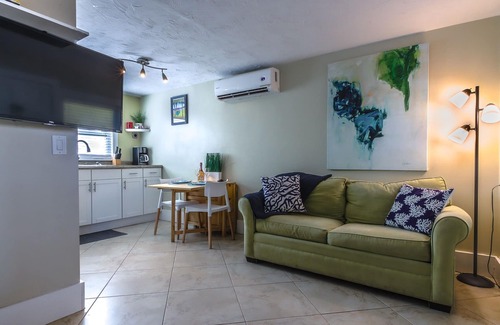 Pass-a-Grille House | Stay just steps to the Beach and Bay on Famous Pass-a-Grille Beach, Fl.