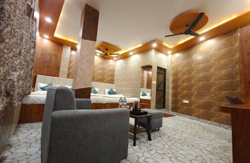 Varanasi House | Stay Kailash -Vishwanath Temple View