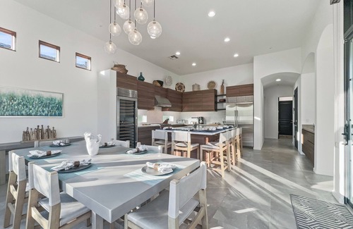 North Scottsdale House | Stay long, Pay less! Epic Views! Pool, Hot Tub, Firepit. Putting Green. 30 Night Min.
