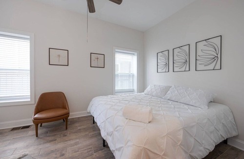 West End House | Stay Luxe in King Suite w/ Fire Pit + Fun & Games