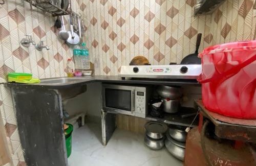 Kolkata Apartment | Stay near Chittaranjan Hospital Park Circus 2