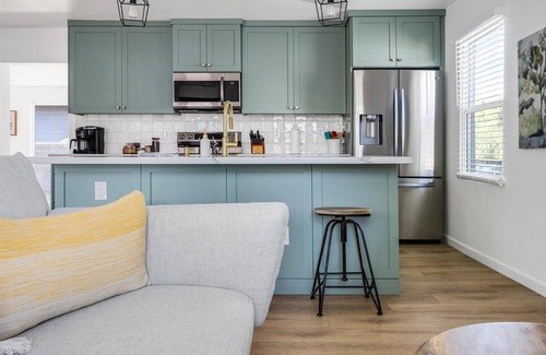 Cottonwood House | Stay Near Old Town by Rebl|Spa|Fire Pit|Cornhole