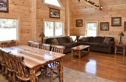 East Burke Cabin | Stay on Kingdom Trails in a four bedroom cabin!