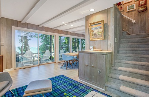 Fennville House | Stay on Lake Michigan ~ Private Hot Tub, Fire Pit, Lakeside Deck!