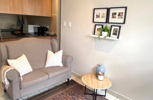 Paarl Apartment | Stay on Main, In the Heart of Paarl!