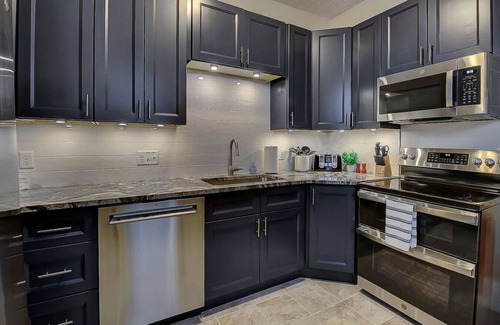 Hamilton House | Stay on Main Street! A+ Location! Walk Everywhere!