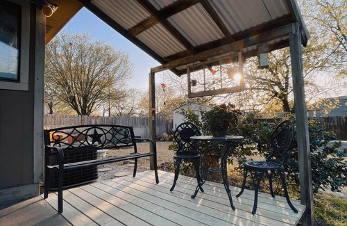 Woodway House | Stay on Rey- Charming 3-bedroom/2 bath house with office space in beautiful Waco
