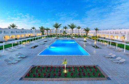 El Quseir Hotel | Stay & Play at a Red Sea Resort | Pools, Snorkeling, Shows & Family Fun