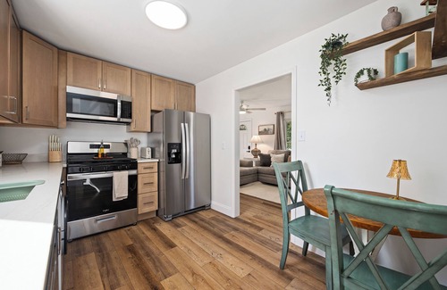 Peoria Heights House | Stay & Play in The Heights!