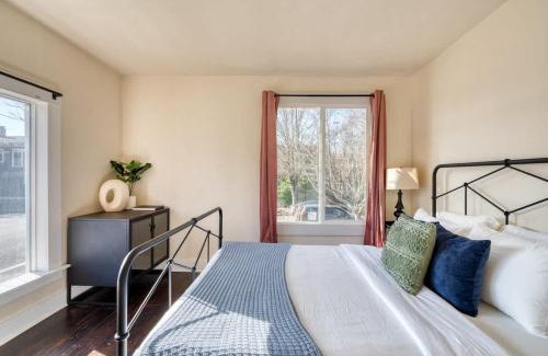 Kerns House | Stay Portland - Laurelhurst Dream on Restaurant Row - 97 WalkScore