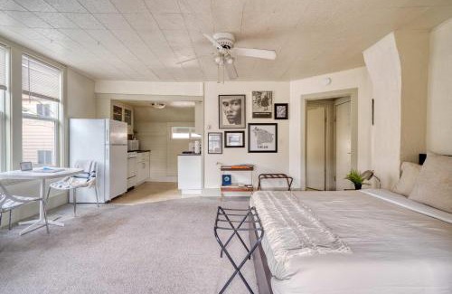 Buckman Neighborhood Apartment | Stay Portland - Sun-Filled Buckman Studio!