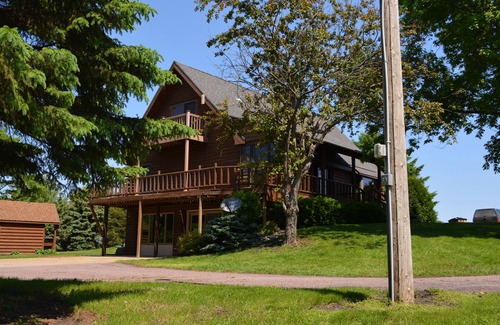 Brown County Cabin | Stay, Relax, and Enjoy at Lilly Estates