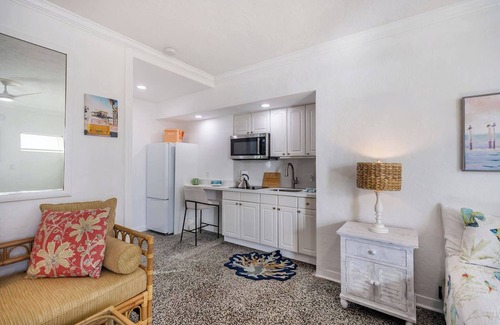 Jog Road Bed & Breakfast | Stay Right on the Beach!