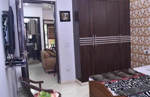 Hari Nagar Bed & Breakfast | Stay Royal Bed & Breakfast