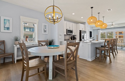 Bermuda Bay House | Stay Salty 2 Bedroom at Cambridge Cove with Private Hot Tub!