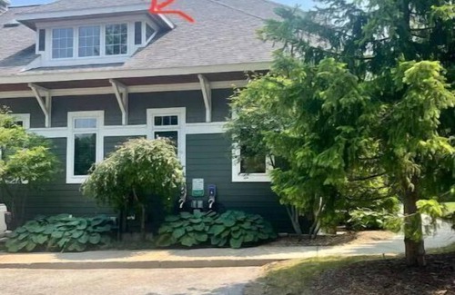 Bay Harbor Apartment | Stay Small, Be Adventurous!