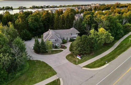 Bay Harbor Apartment | Stay Small, Be Adventurous!