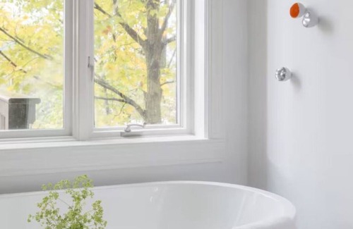 Stowe Area Hotel | Stay Steps from It All – Trails, Restaurants & Shops from This Cozy Lodge