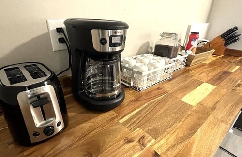 New Castle House | Stay @ The Springhill- Remodeled - 15 Minutes to DT