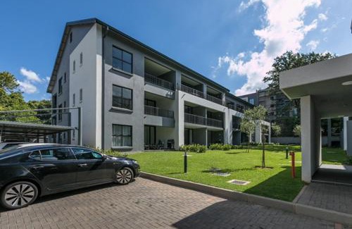 Greater Johannesburg Metropolitan Area Apartment | Stay Ulo at Atholl Gate