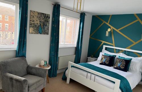 Doncaster House | Stay with Fikile