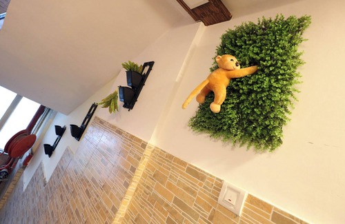 Kandivali East Apartment | Stay with Modern Facilities and Homely Ambiance
