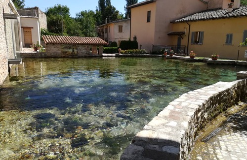 Foligno Bed & Breakfast | Stay with the alpacas