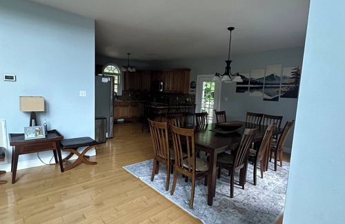 Tazewell House | Stay with us to experience amazing fall foliage!I’M
