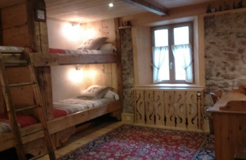 Vacheresse Apartment | Stay with your family on an authentic farm in the Abondance Valley