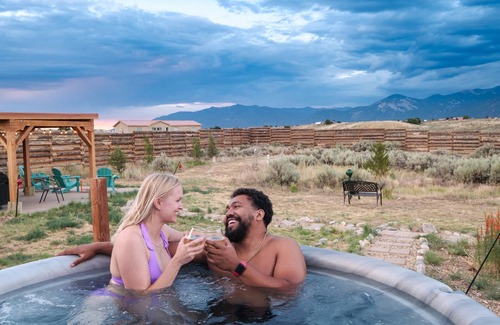 Taos House | StayatShala: Hot tub, Theater, 360 Views, 2 acres