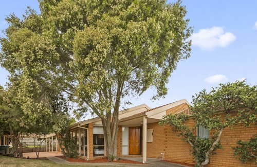 Narre Warren South House | StayAU 3BR Vacation Long stay Netflix Pet Friendly