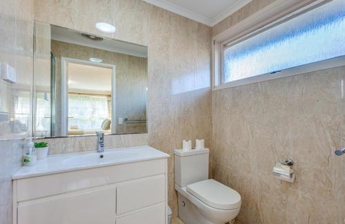Glen Waverley House | StayAU Cozy Family Comfort Vibrant WIFI 5BRM Glen