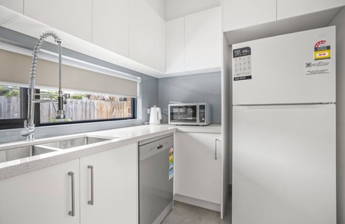 Bayswater North House | StayAU Modern 4BR TH Bayswater