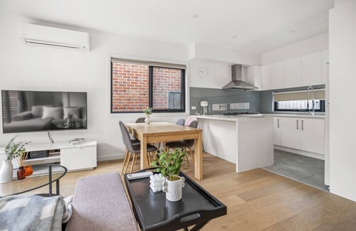 Bayswater North House | StayAU Modern 4BR TH Bayswater