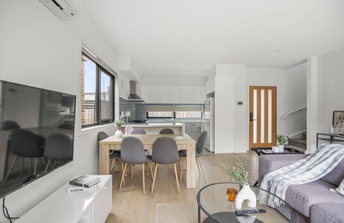 Bayswater North House | StayAU Modern 4BR TH Bayswater